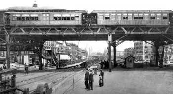 13. Station-East New York, Bklyn - looking east -Atlantic Ave.- BRT 622, 105 at ATLANTIC AV STA FULTON ST LINE C-1915.jpg (122436 bytes)